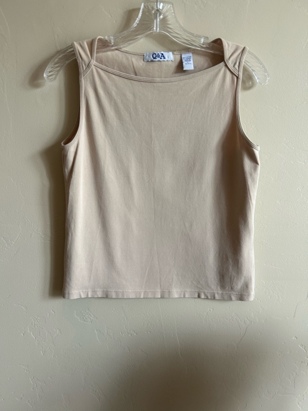 Q&A Fitted Crop Top